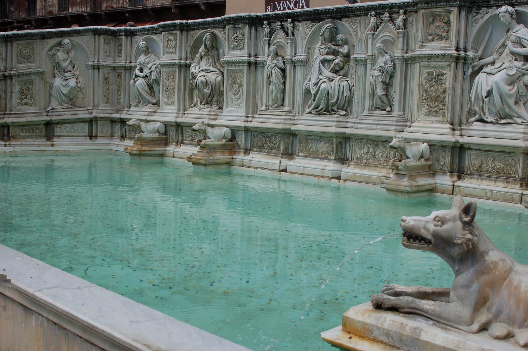 가이아 분수 (Fonte Gaia)